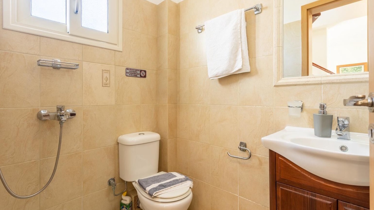 Photo of Bathroom in Kateleios