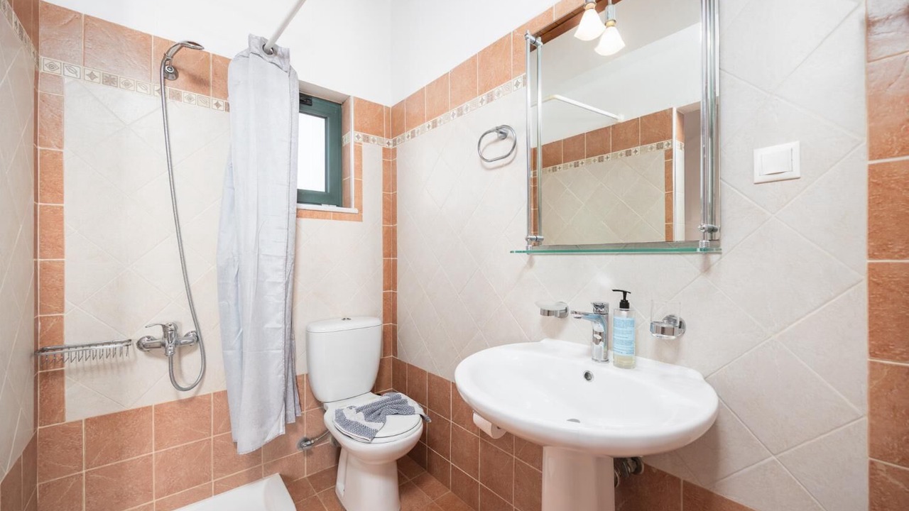 Photo of Bathroom in Fragkokastello