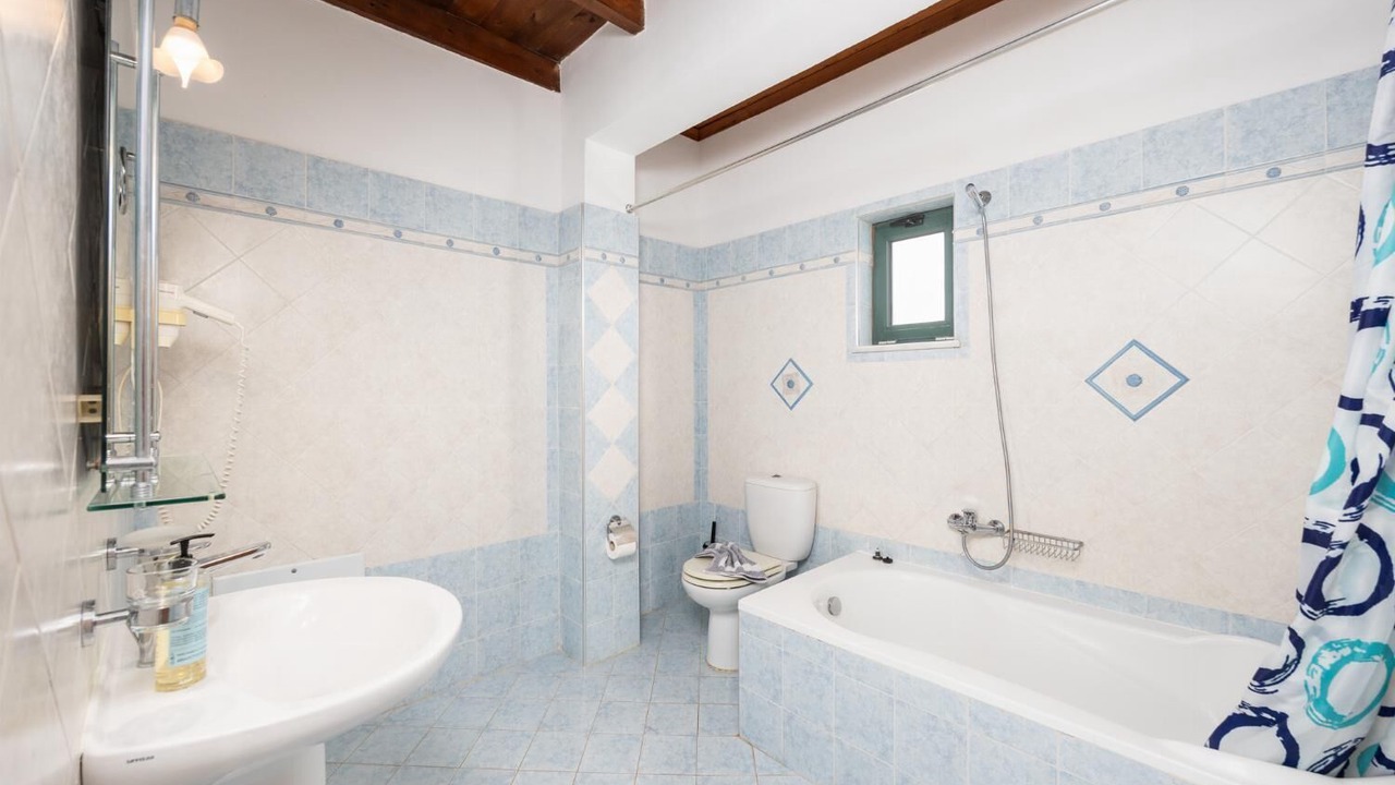 Photo of Bathroom in Fragkokastello