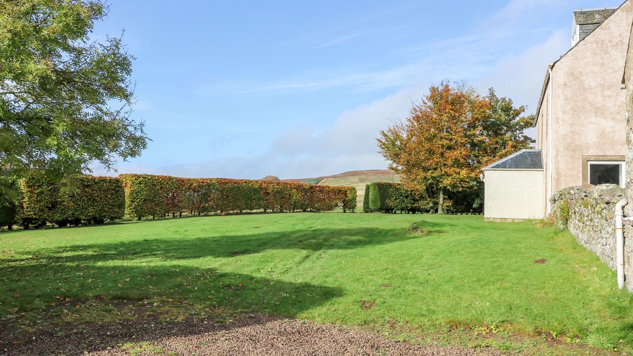 Photo of Outdoor in Duns