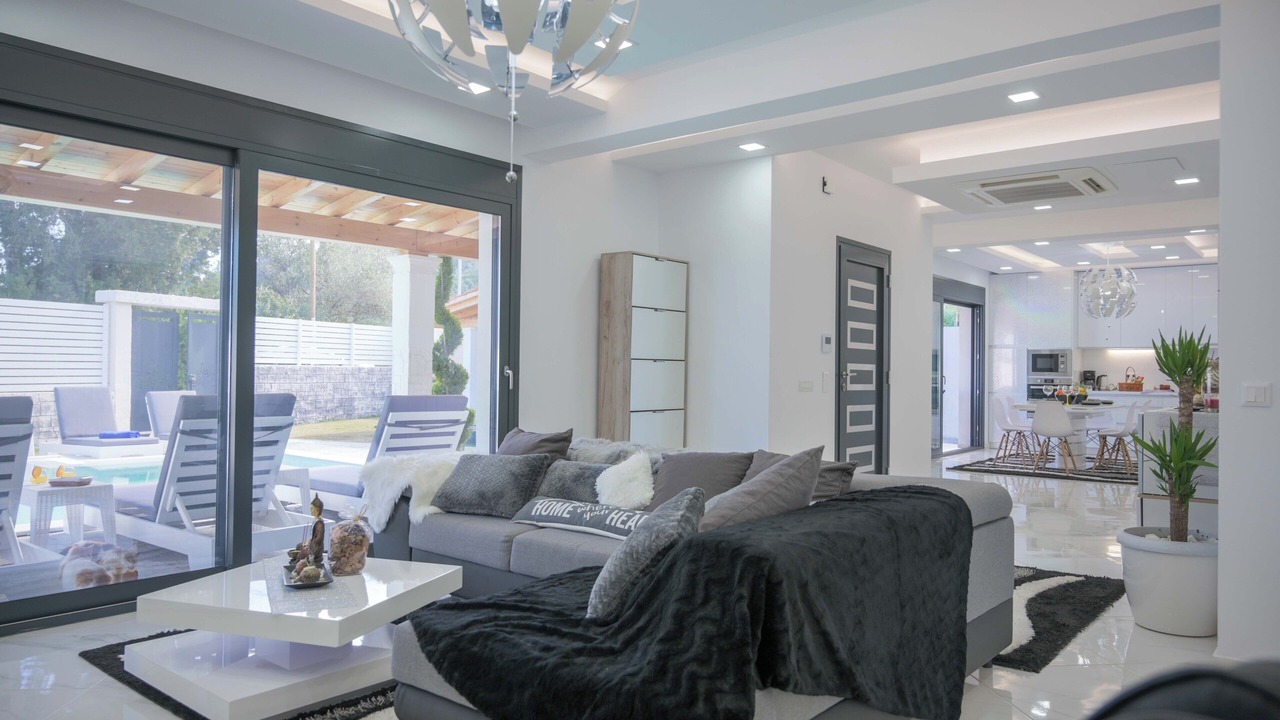 Photo of Livingroom in Messonghi
