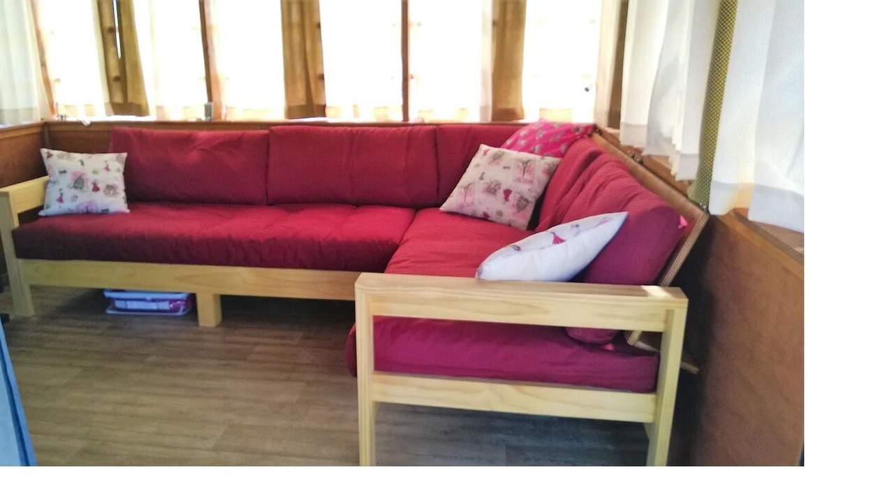 Photo of Livingroom in Russell