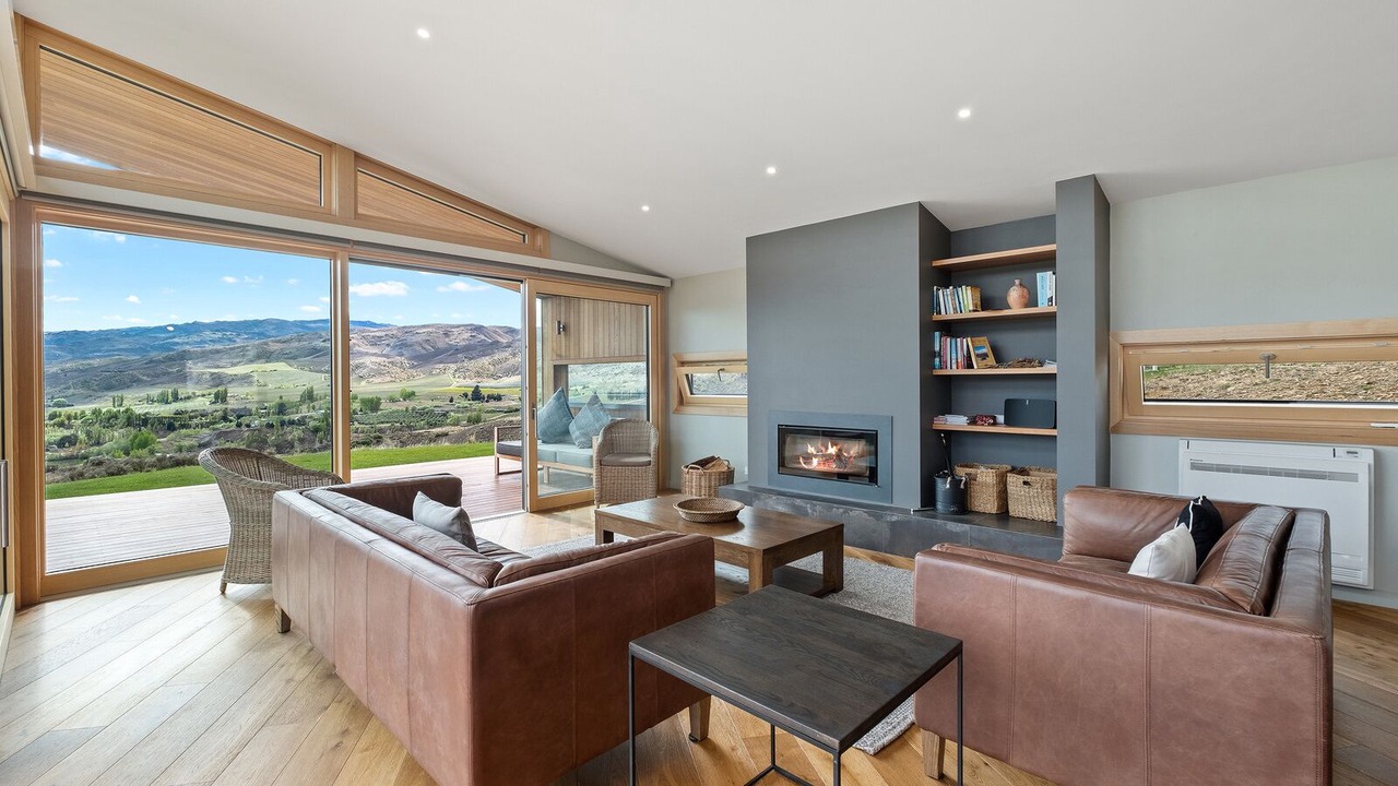 Photo of Livingroom in Lowburn