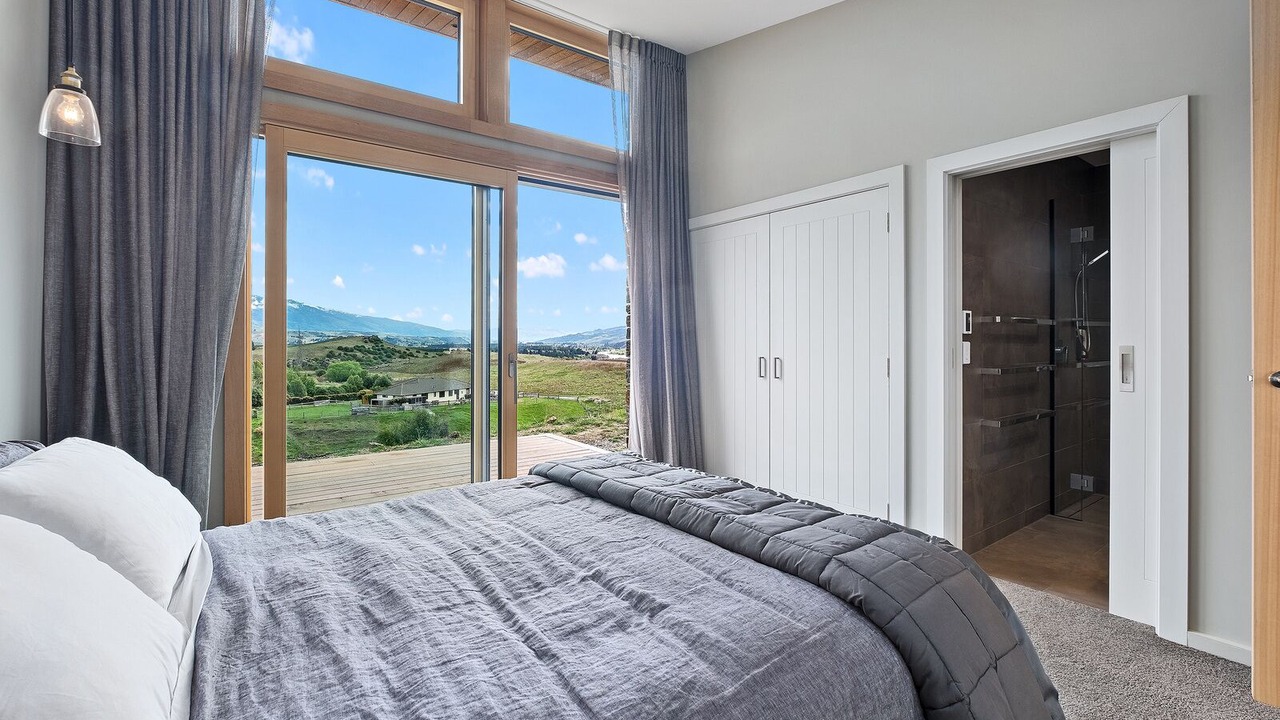 Photo of Bedroom in Lowburn