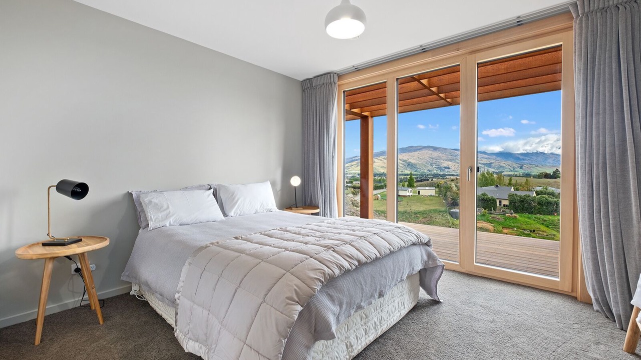 Photo of Bedroom in Lowburn