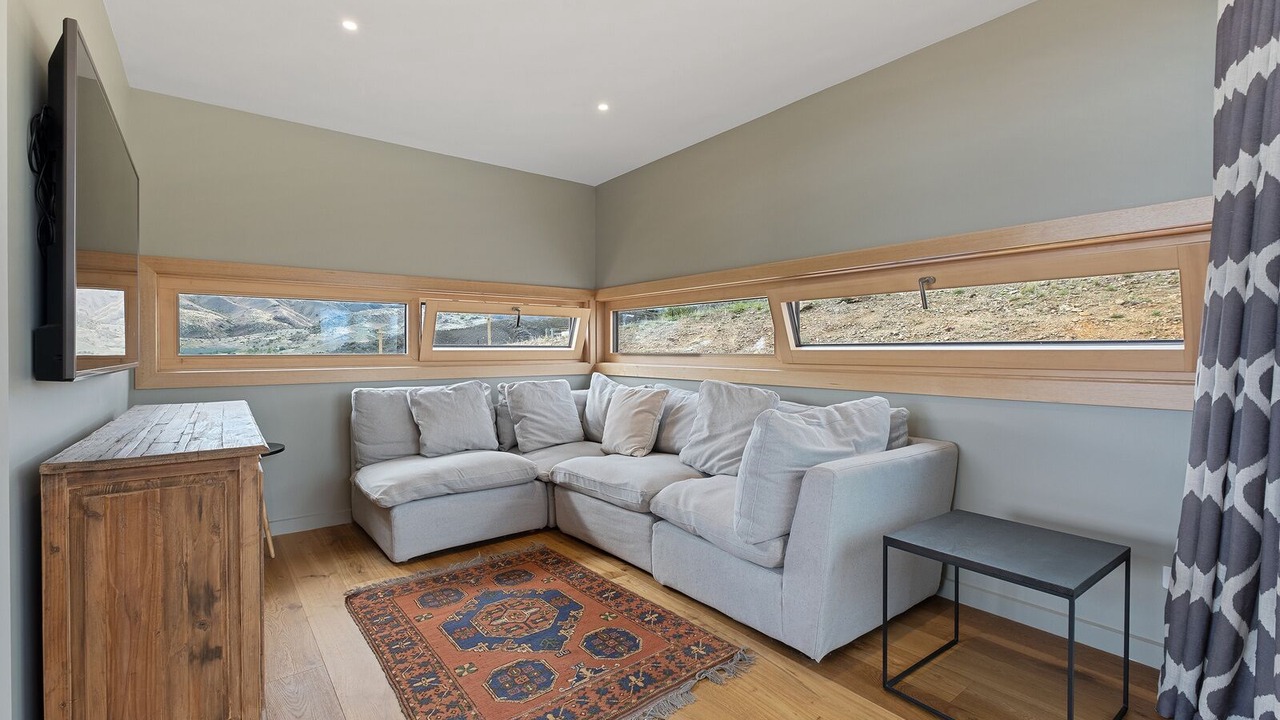 Photo of Livingroom in Lowburn