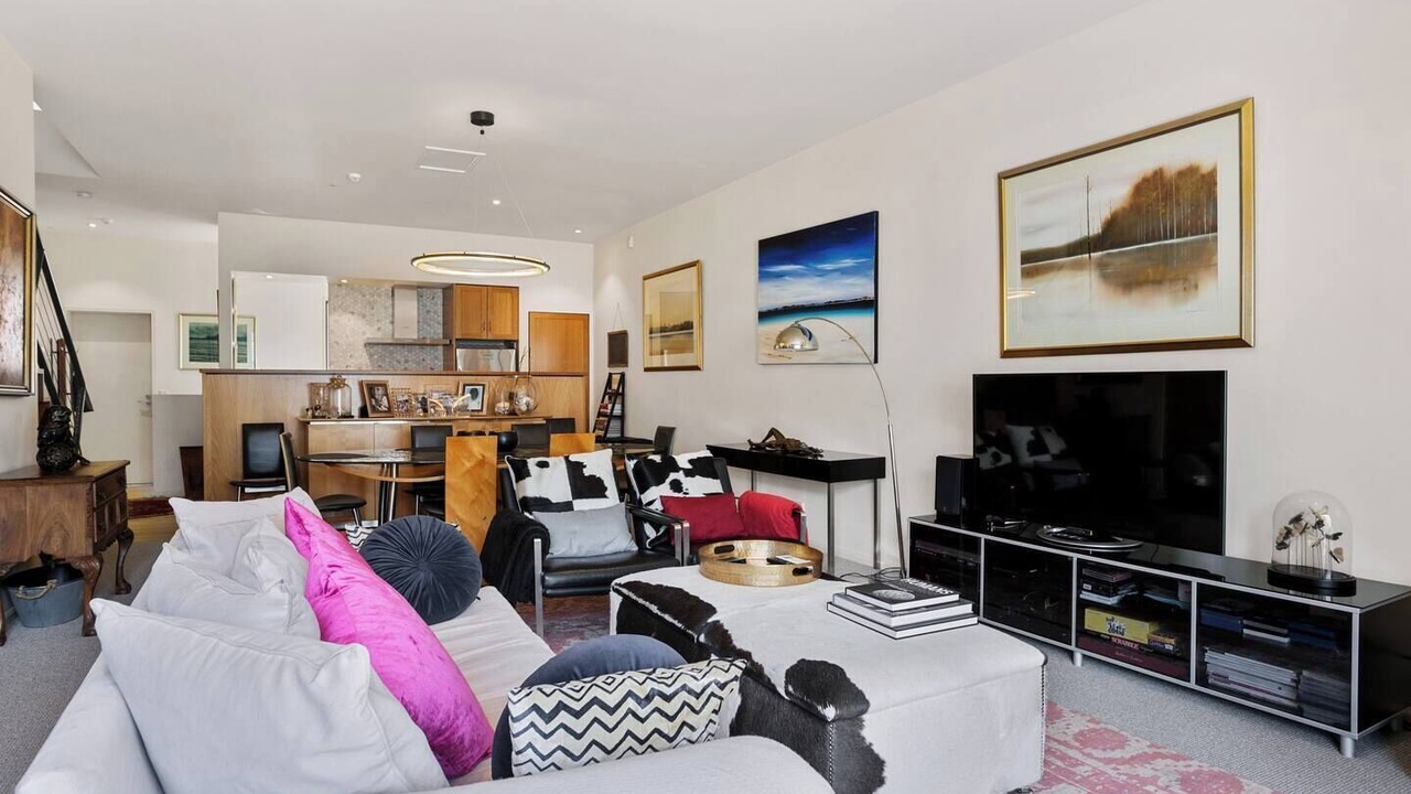 Photo of Livingroom in Sullivan's Cove