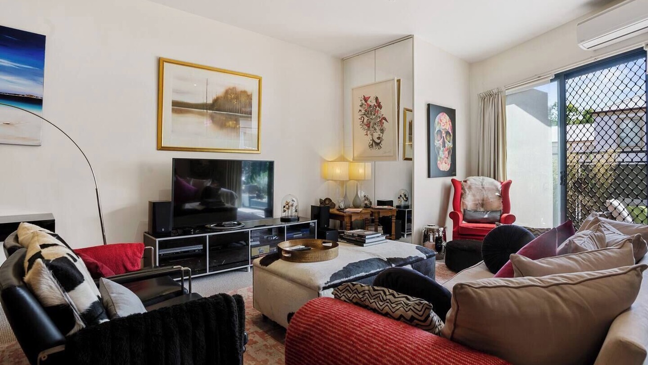 Photo of Livingroom in Sullivan's Cove