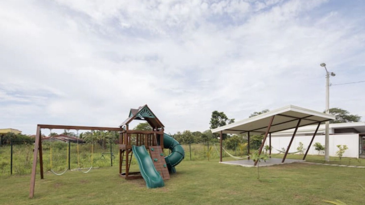 Photo of Others in Barrio Ricos y Famosos