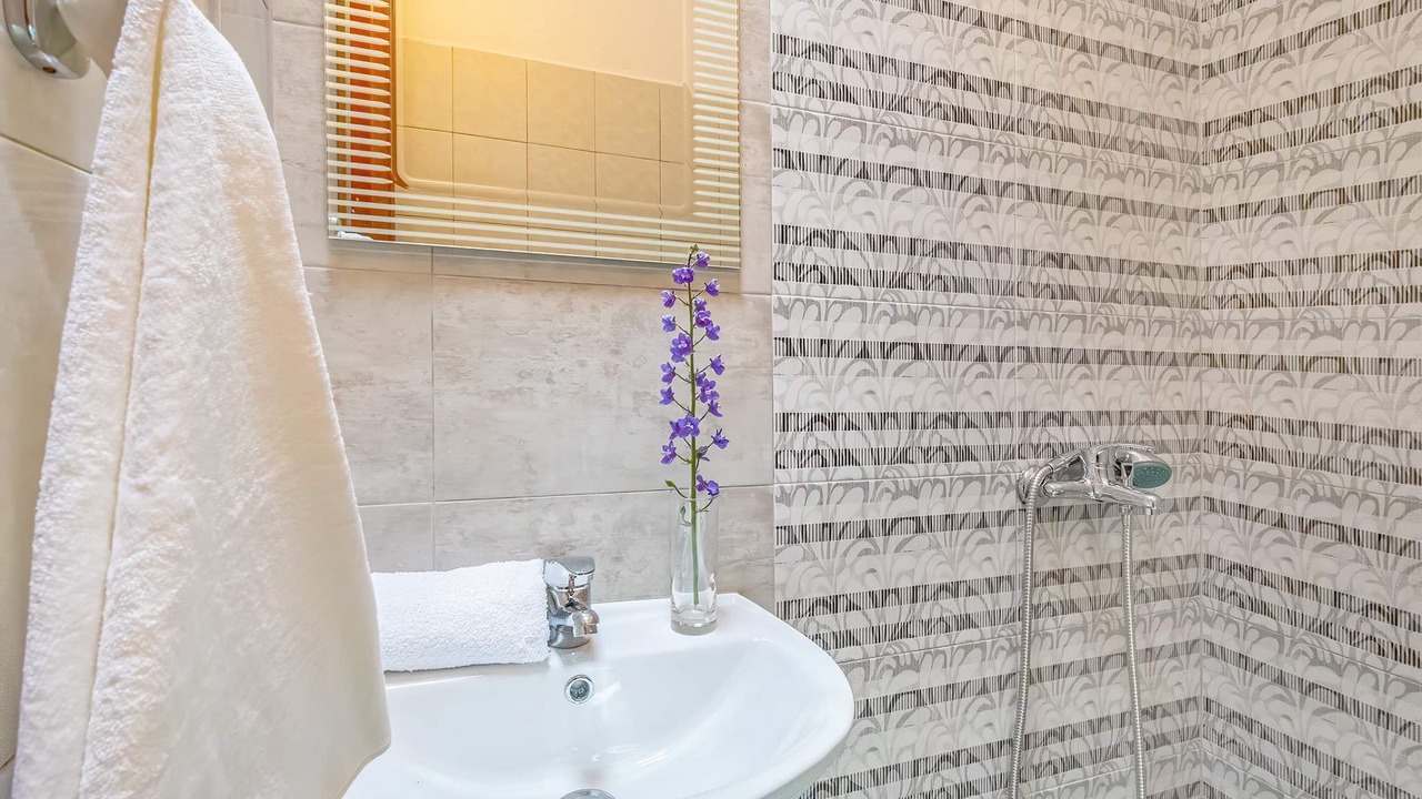 Photo of Bathroom in Kallirakhi