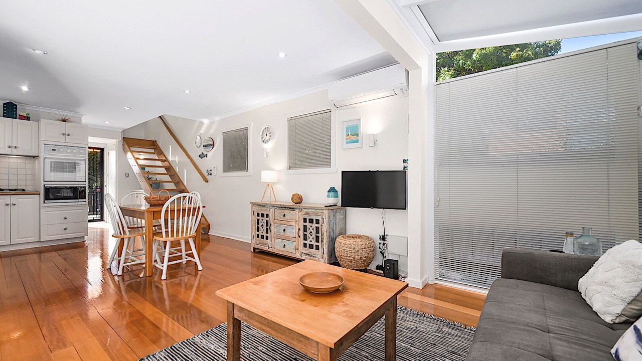 Photo of Livingroom in Low Head