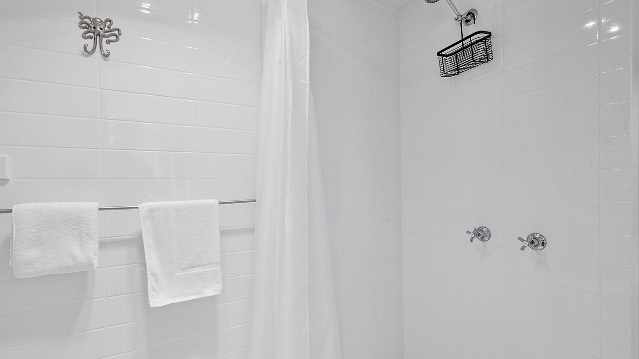 Photo of Bathroom in Low Head