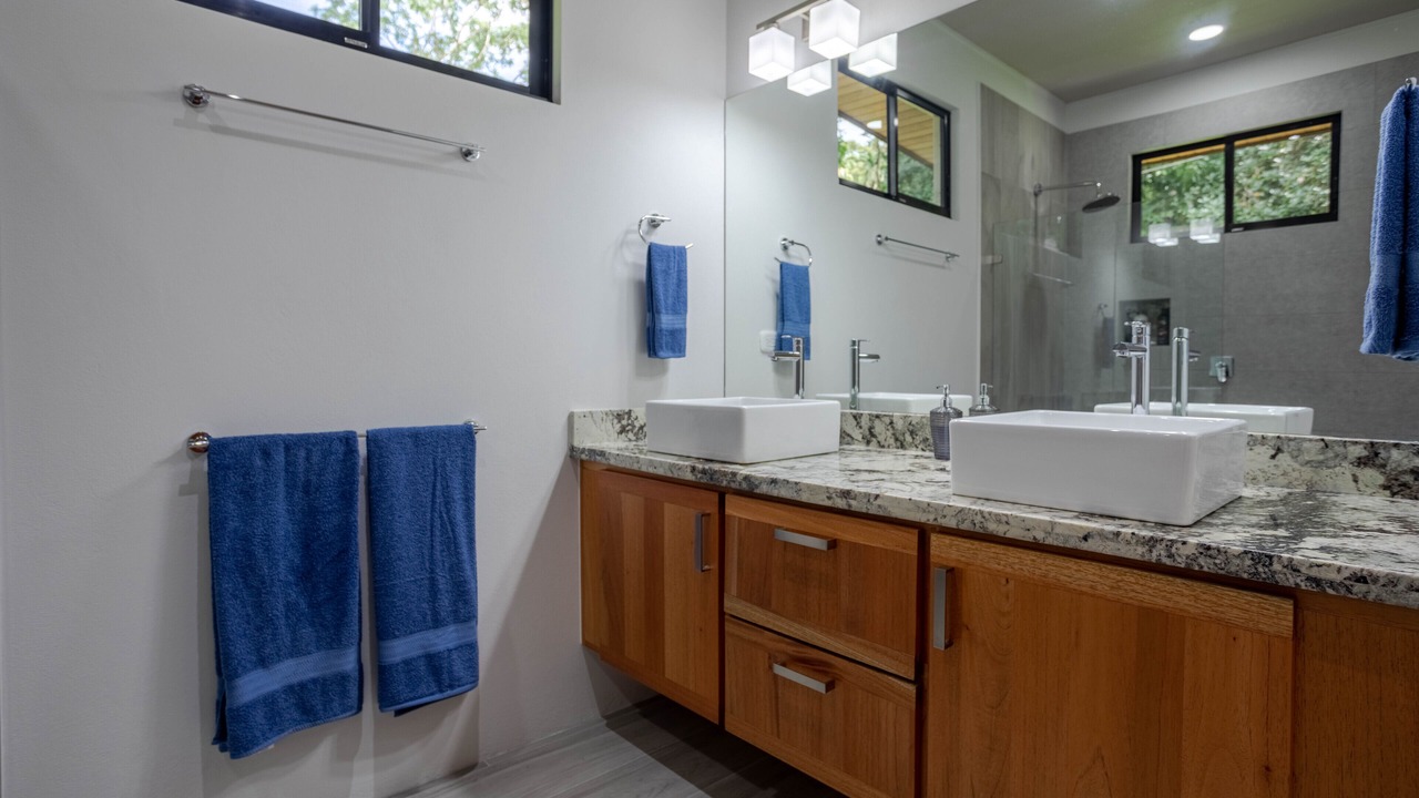 Photo of Bathroom in Dominical