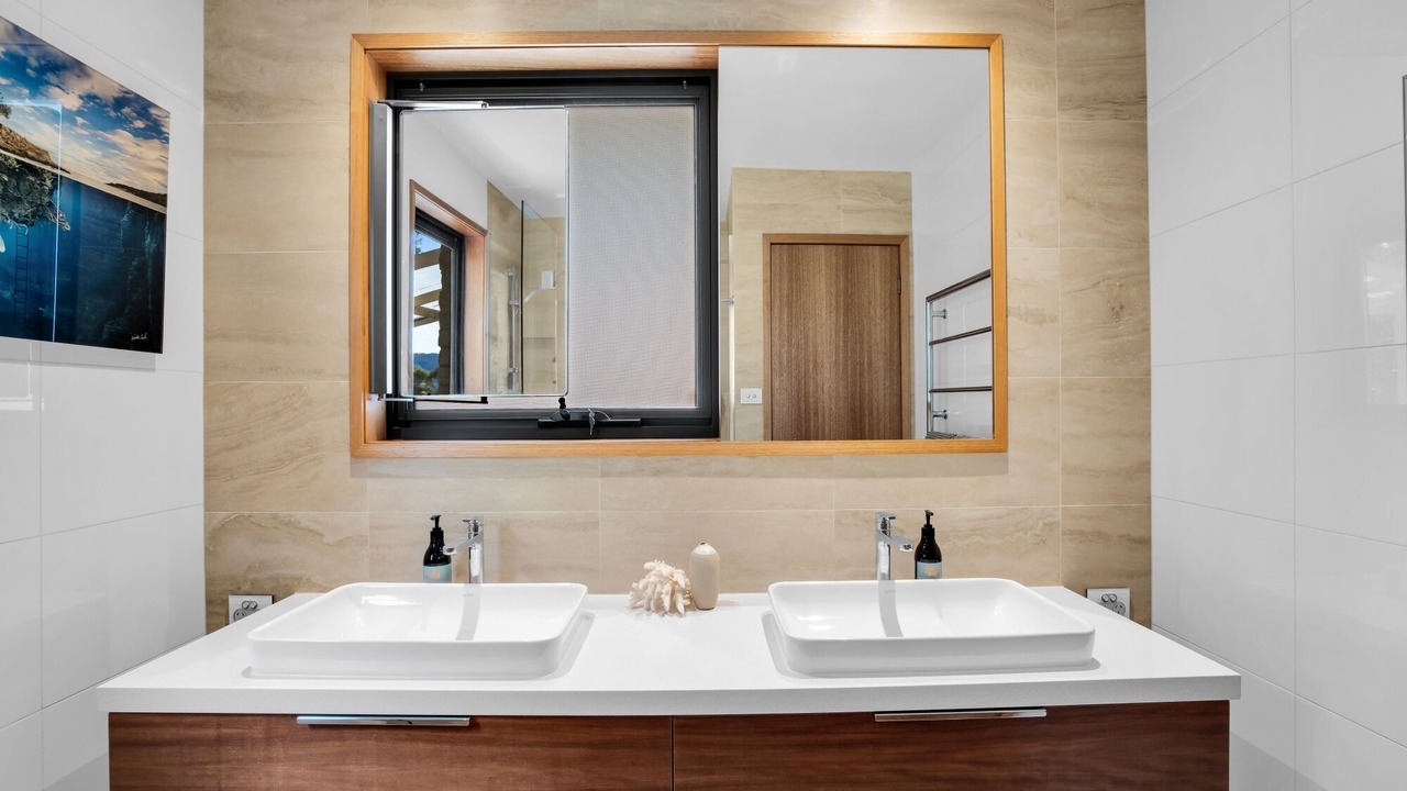 Photo of Bathroom in Coningham