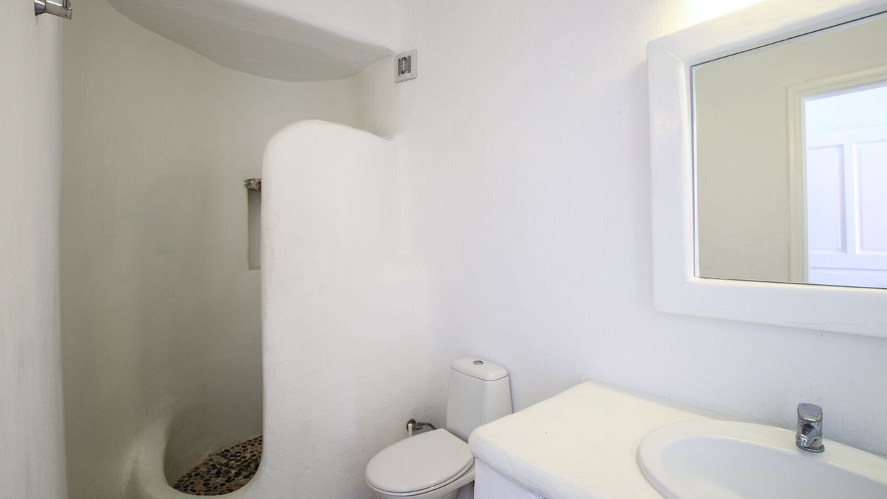 Photo of Bathroom in Plintri