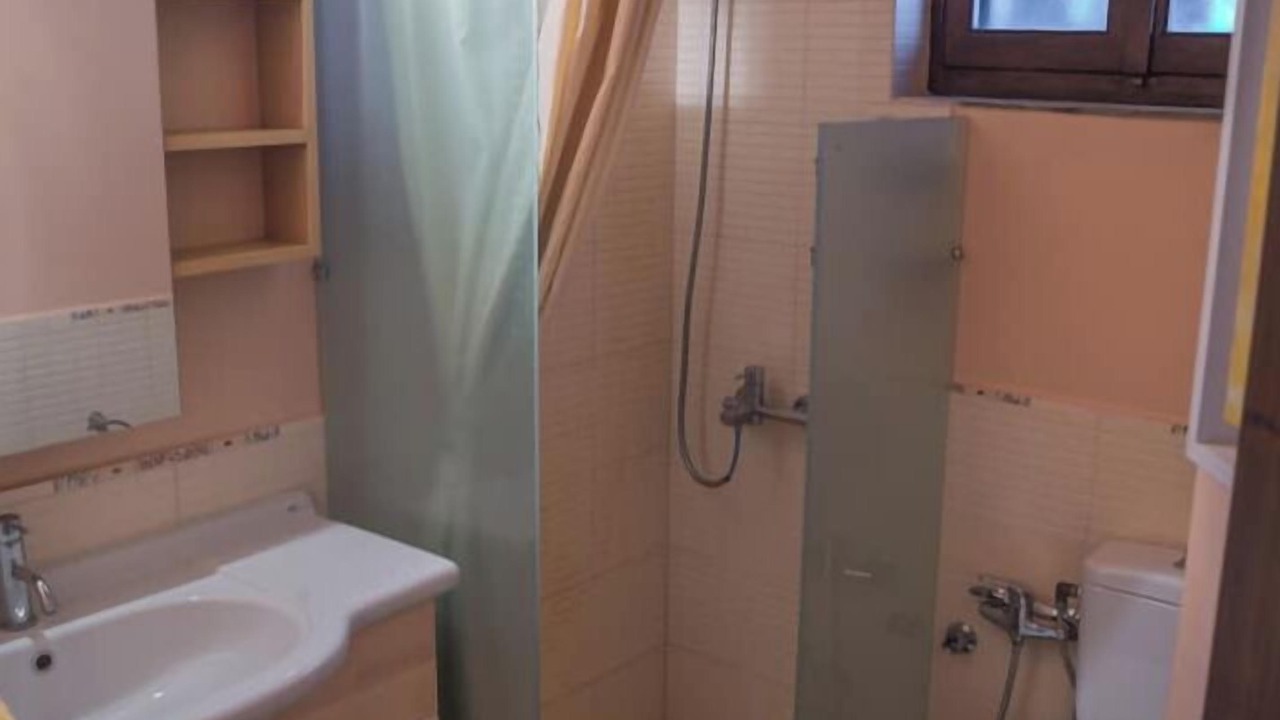 Photo of Bathroom in Katakolo
