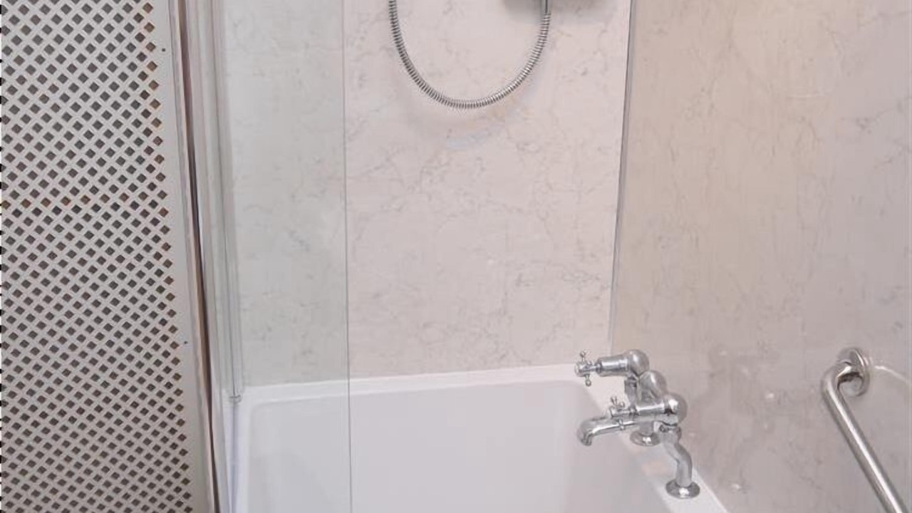 Photo of Bathroom in Danderhall