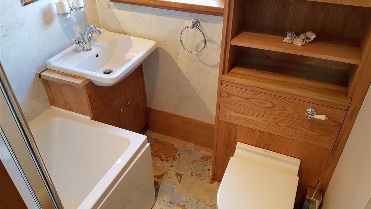 Photo of Bathroom in Danderhall