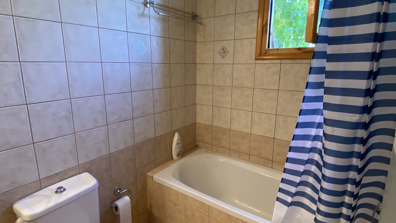 Photo of Bathroom in Roumeli