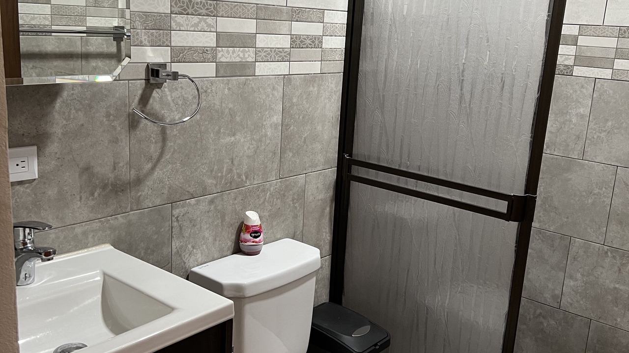 Photo of Bathroom in Roble