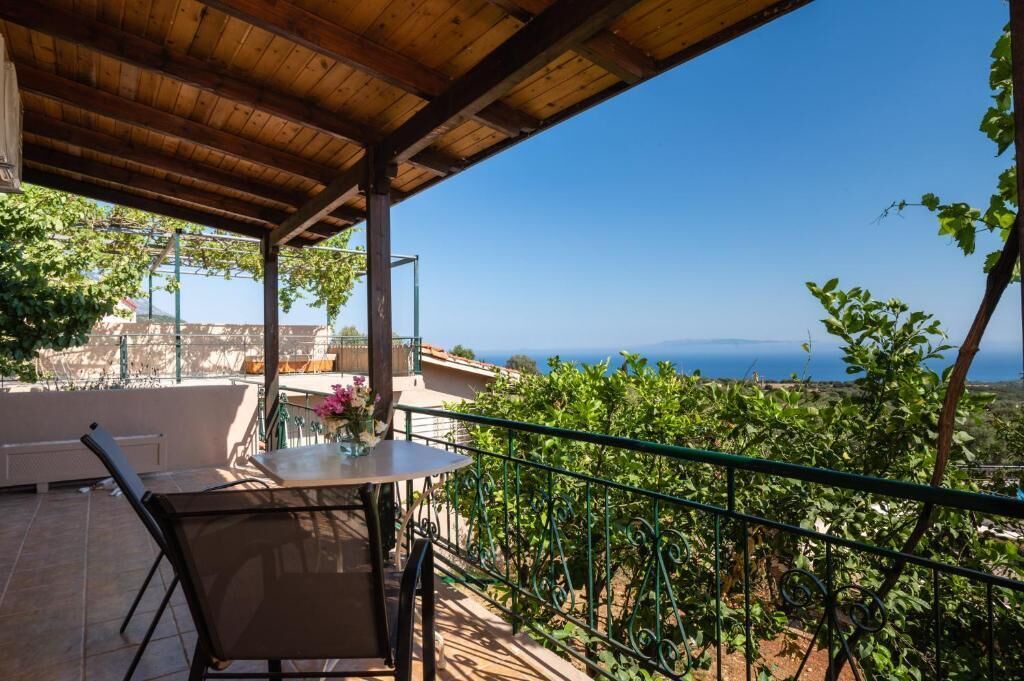 Photo of Patio Balcony in Leivathos