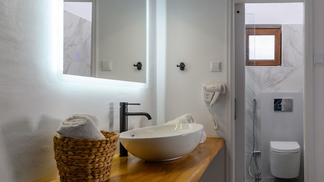 Photo of Bathroom in Leivathos