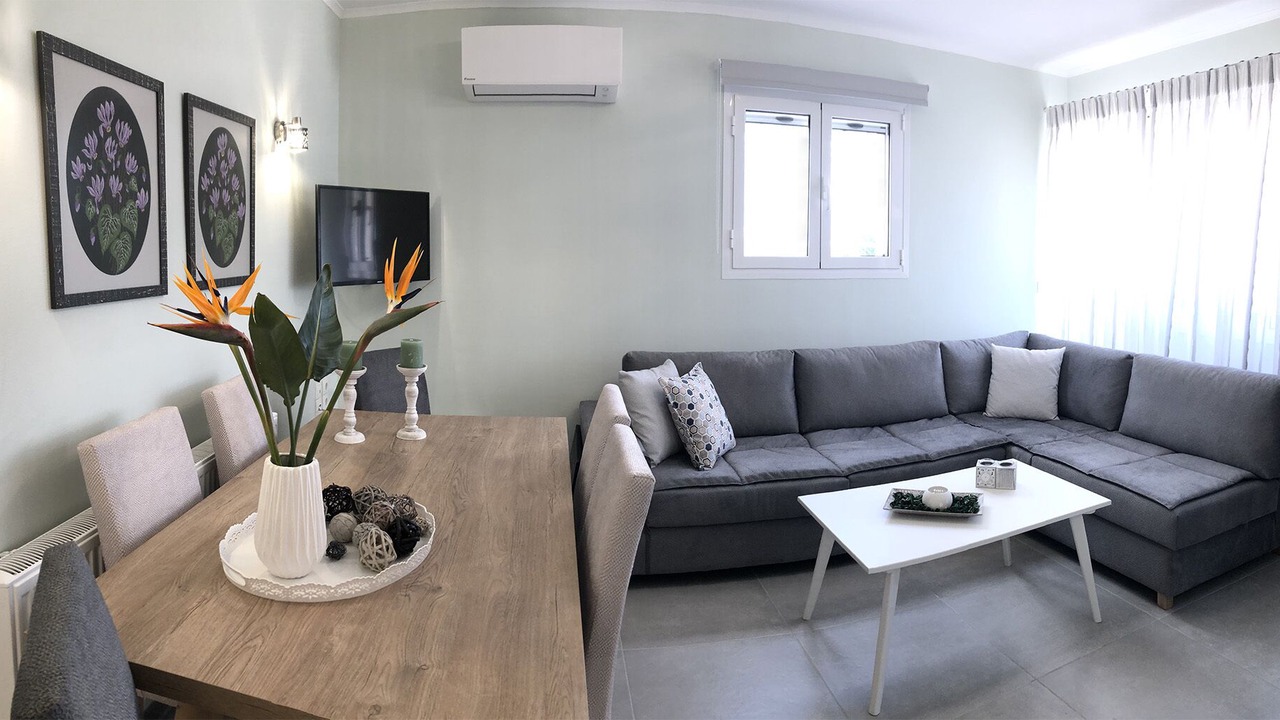 Photo of Livingroom in Karavados