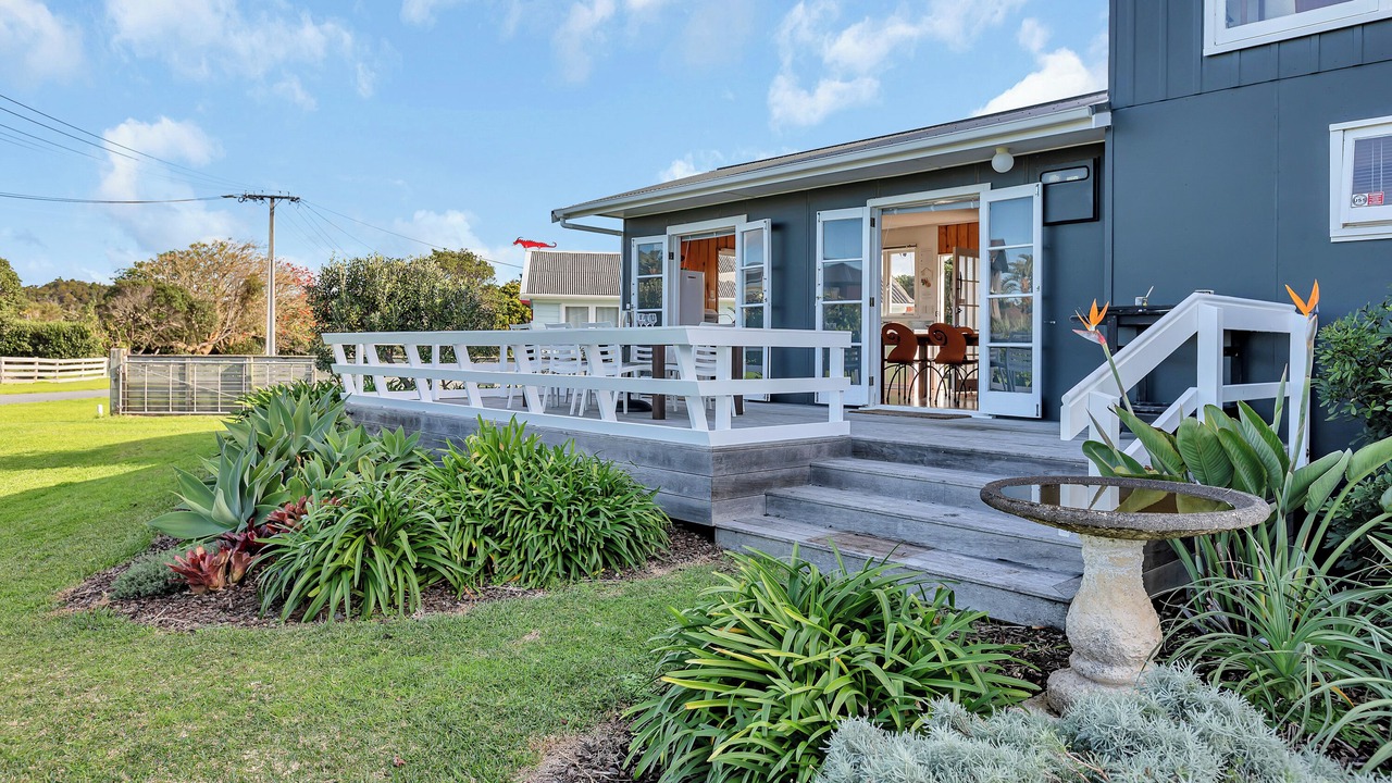 Photo of Patio Balcony in Matapouri