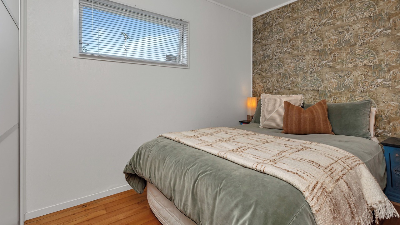 Photo of Bedroom in Matapouri