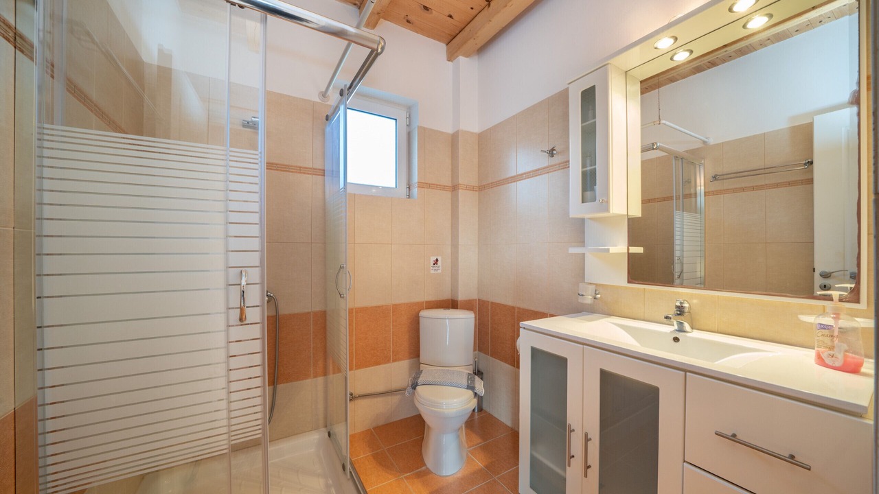Photo of Bathroom in Skala
