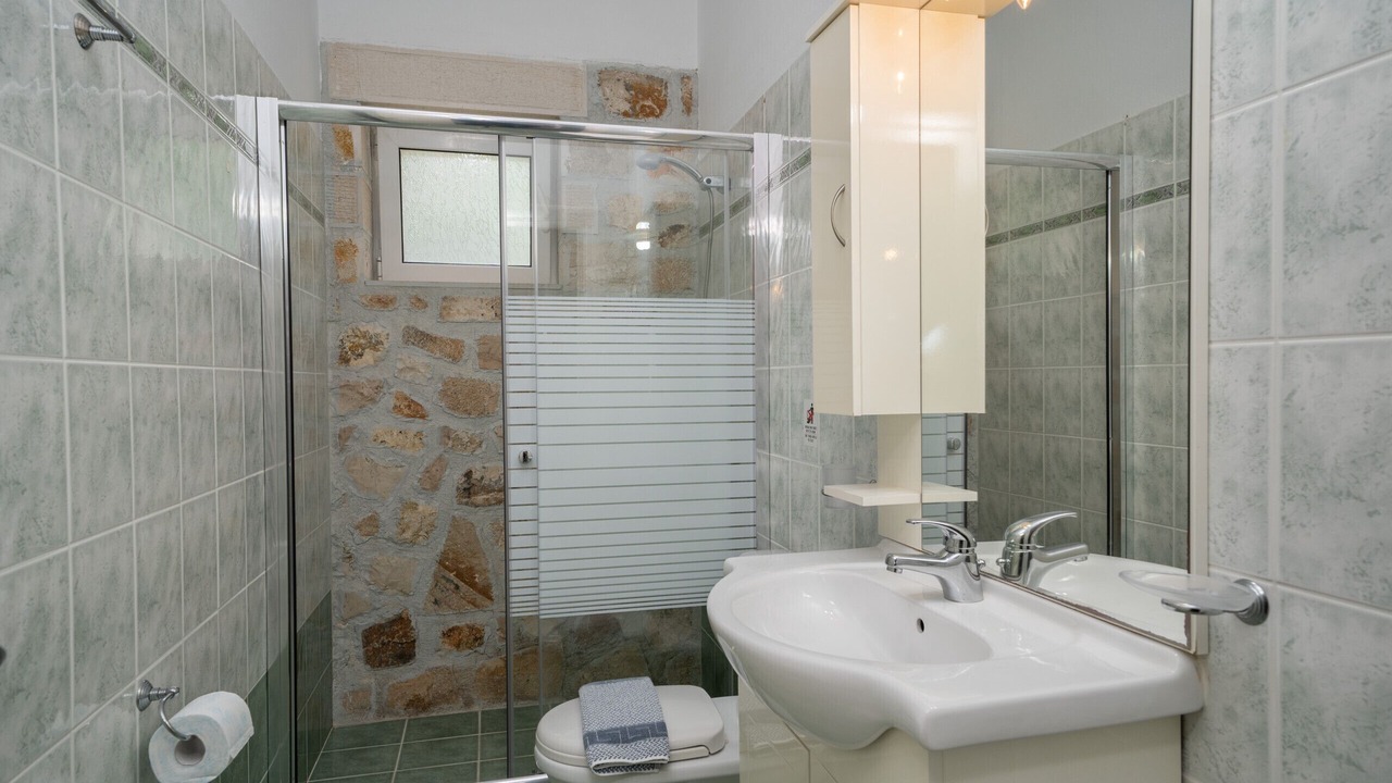 Photo of Bathroom in Skala
