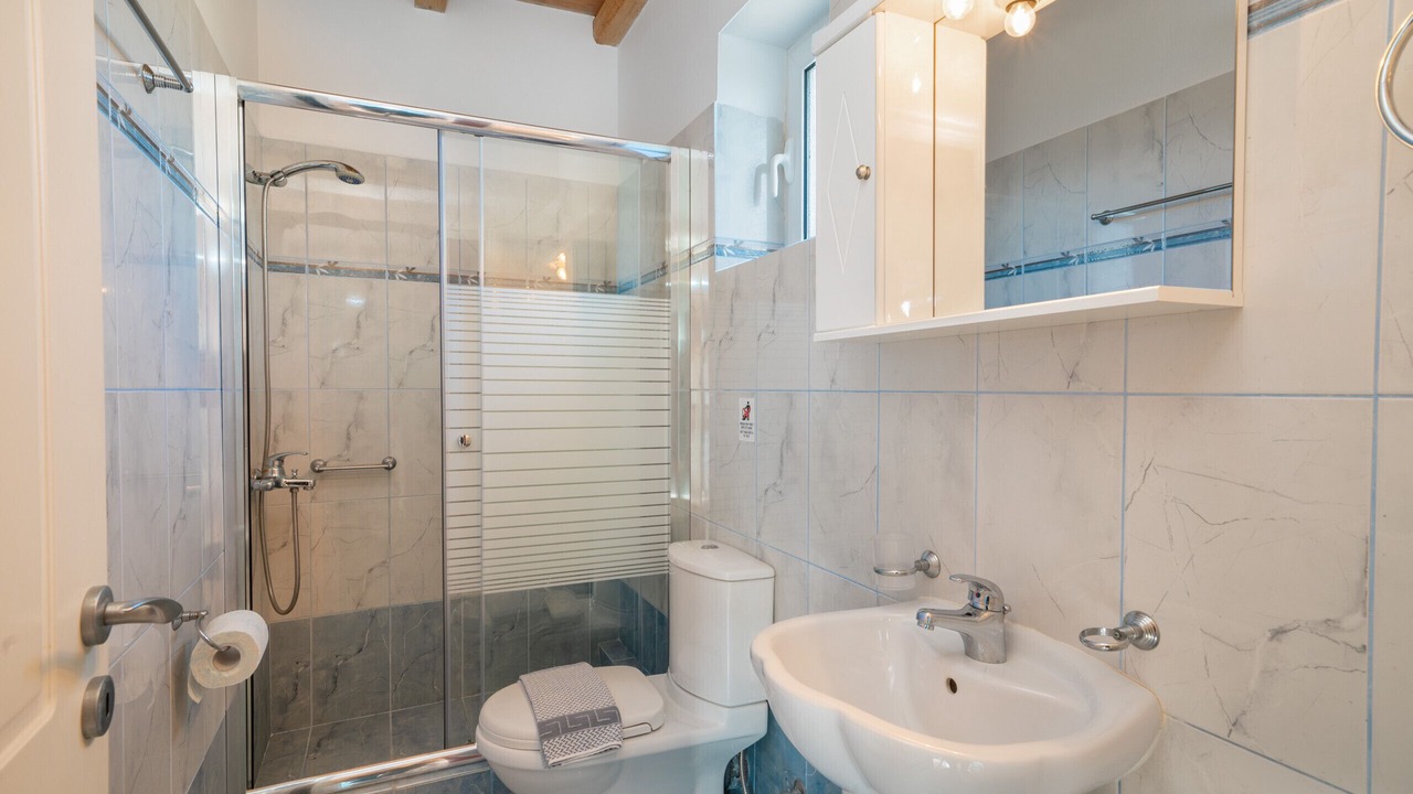 Photo of Bathroom in Skala