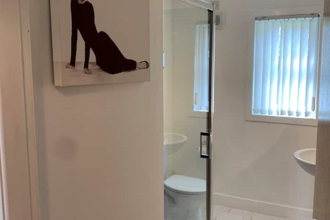 Photo of Bathroom in Embo