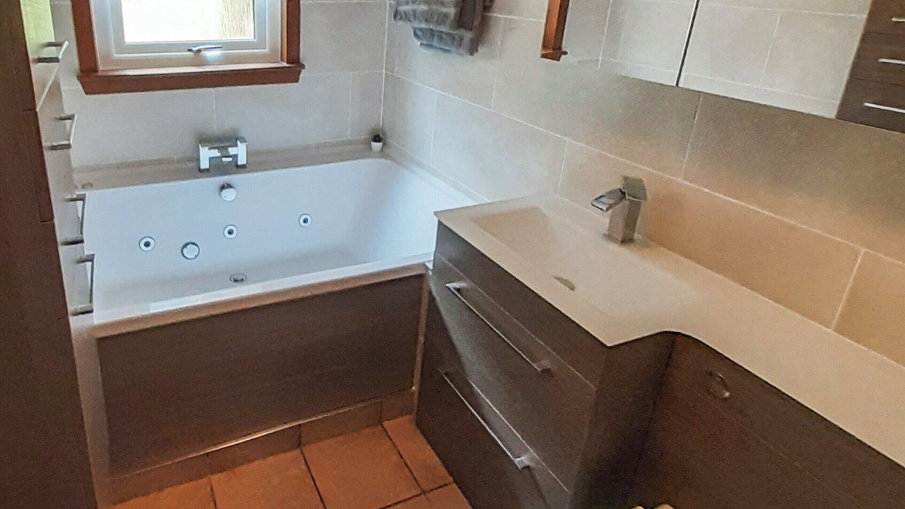 Photo of Bathroom in Cairndow