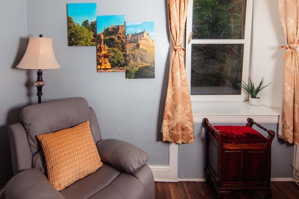 Photo of Livingroom in Tollcross