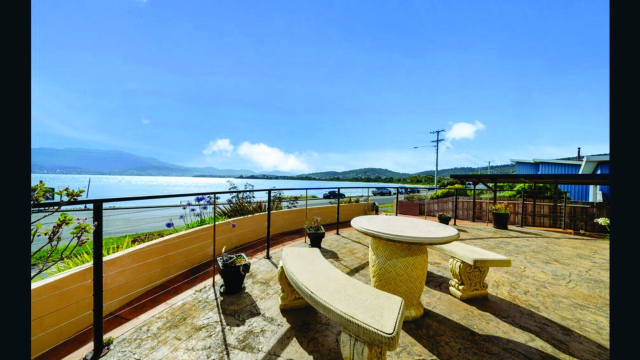 Photo of Patio Balcony in Howrah