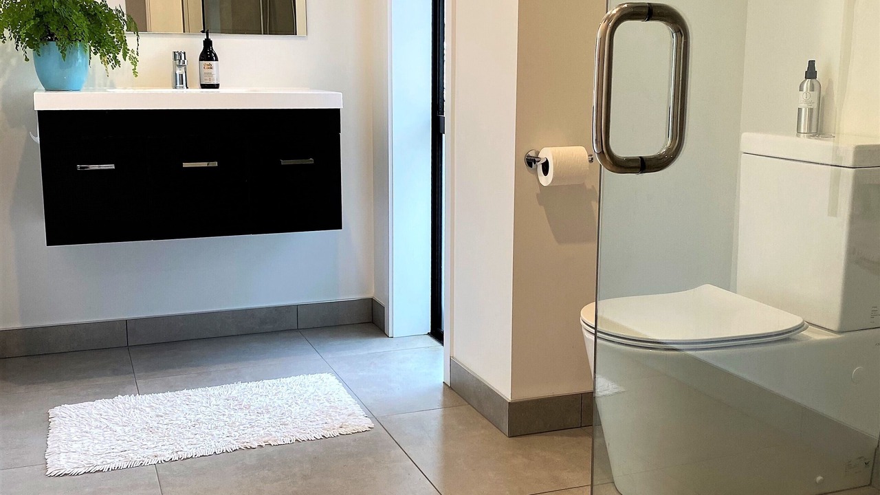 Photo of Bathroom in Albert Town