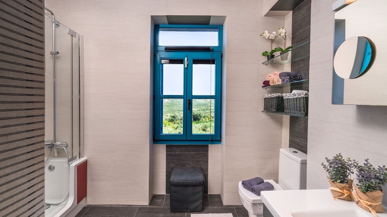 Photo of Bathroom in Roumeli