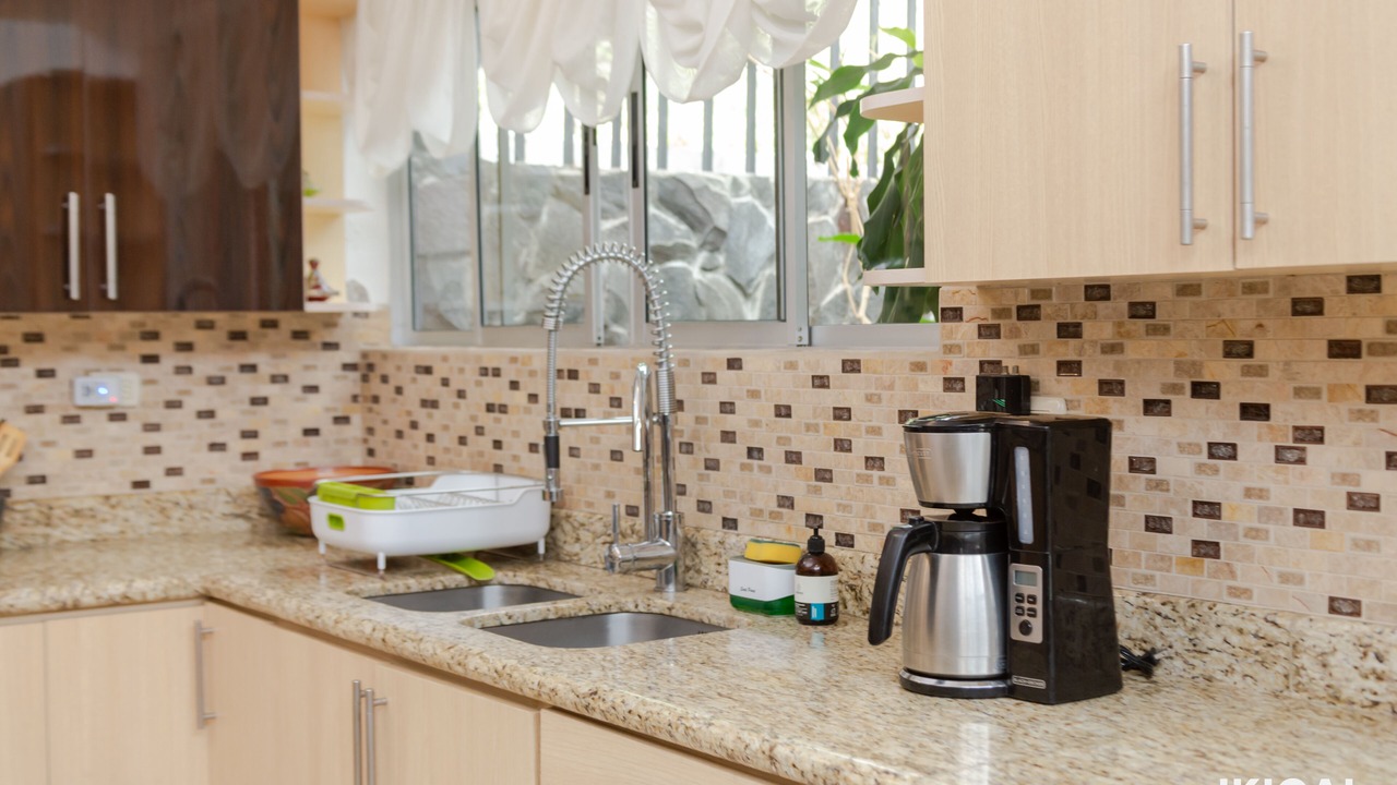 Photo of Kitchen in Roble