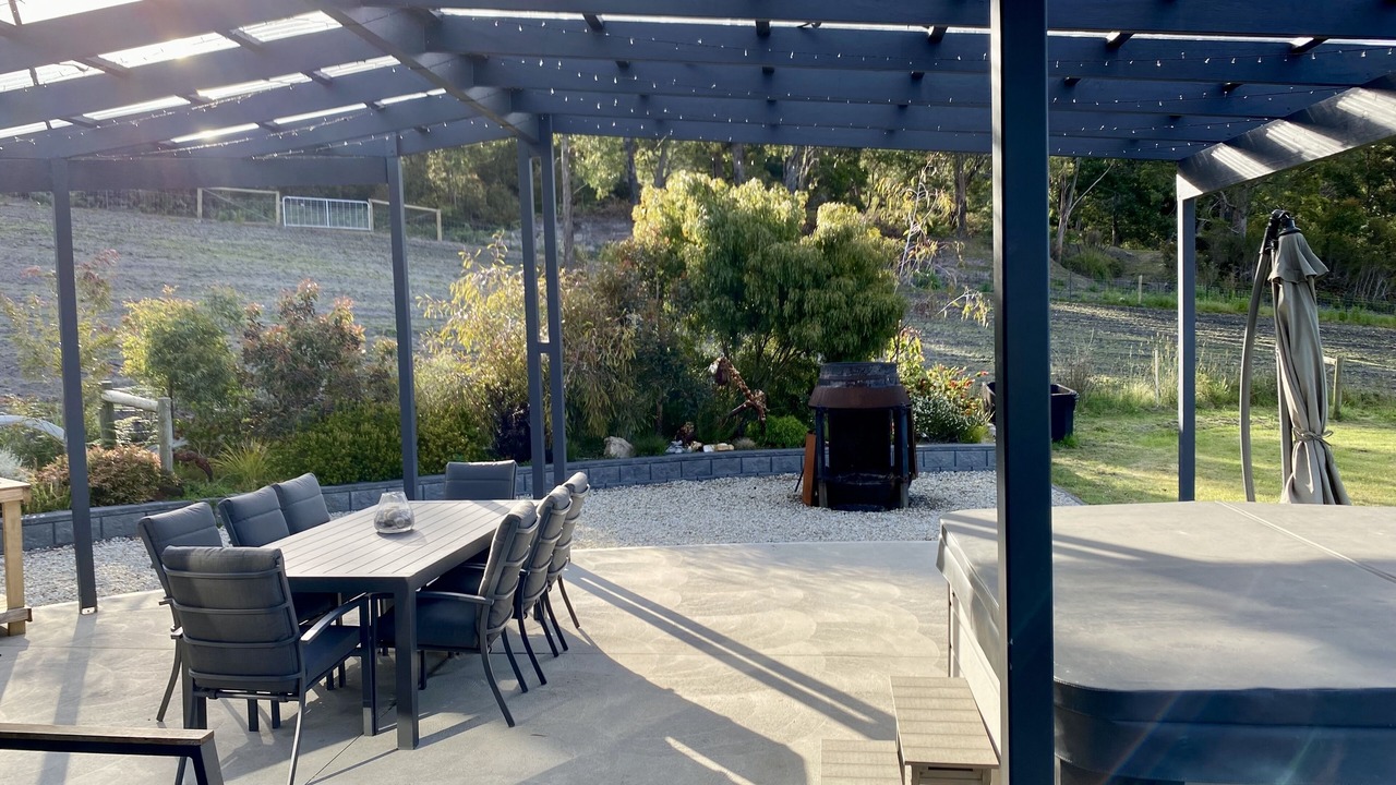 Photo of Outdoor in Lower Snug