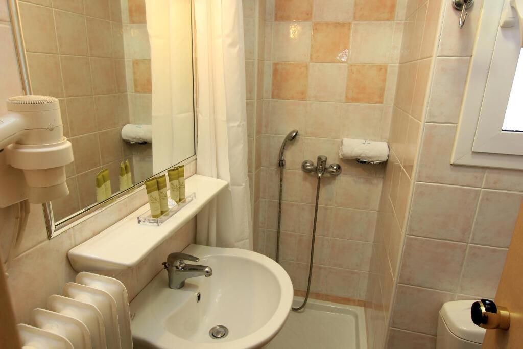 Photo of Bathroom in Piraeus
