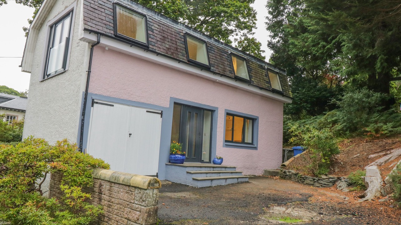 Photo of Outdoor in Rhu