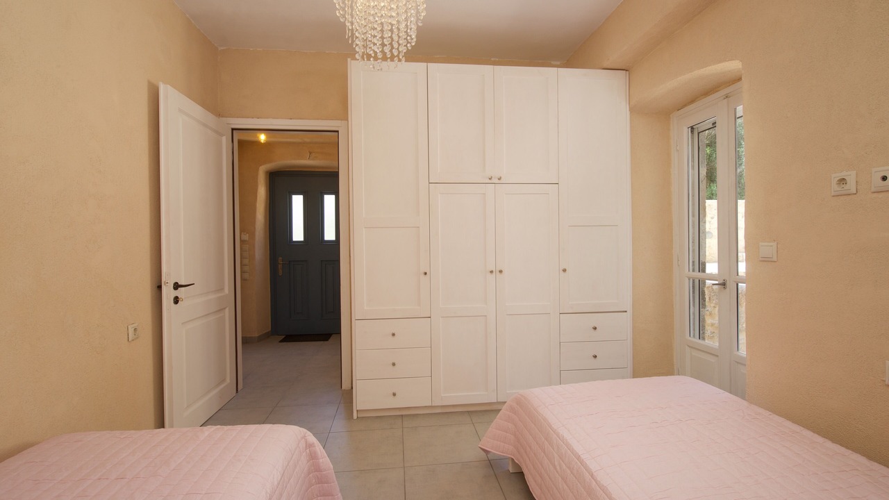 Photo of Bedroom in Tselendata