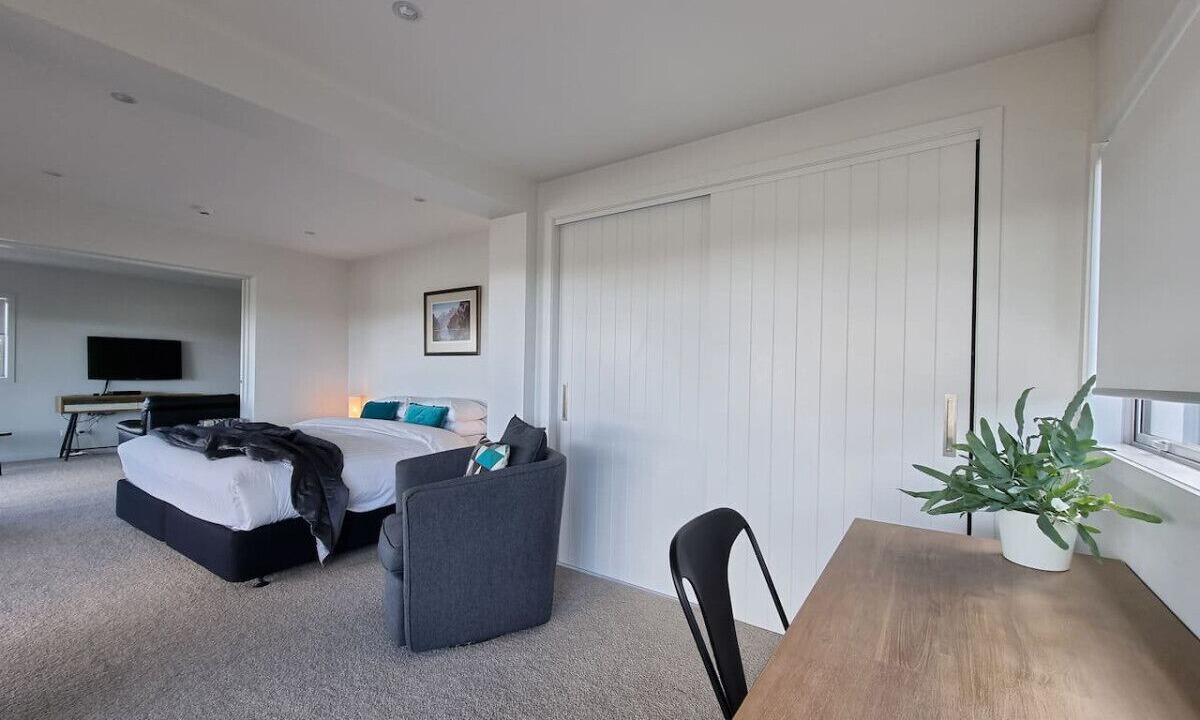 Photo of Bedroom in Castor Bay