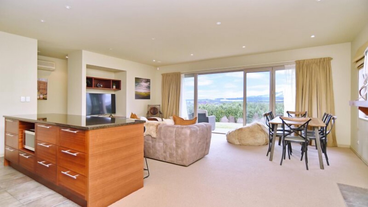 Photo of Livingroom in Windwhistle