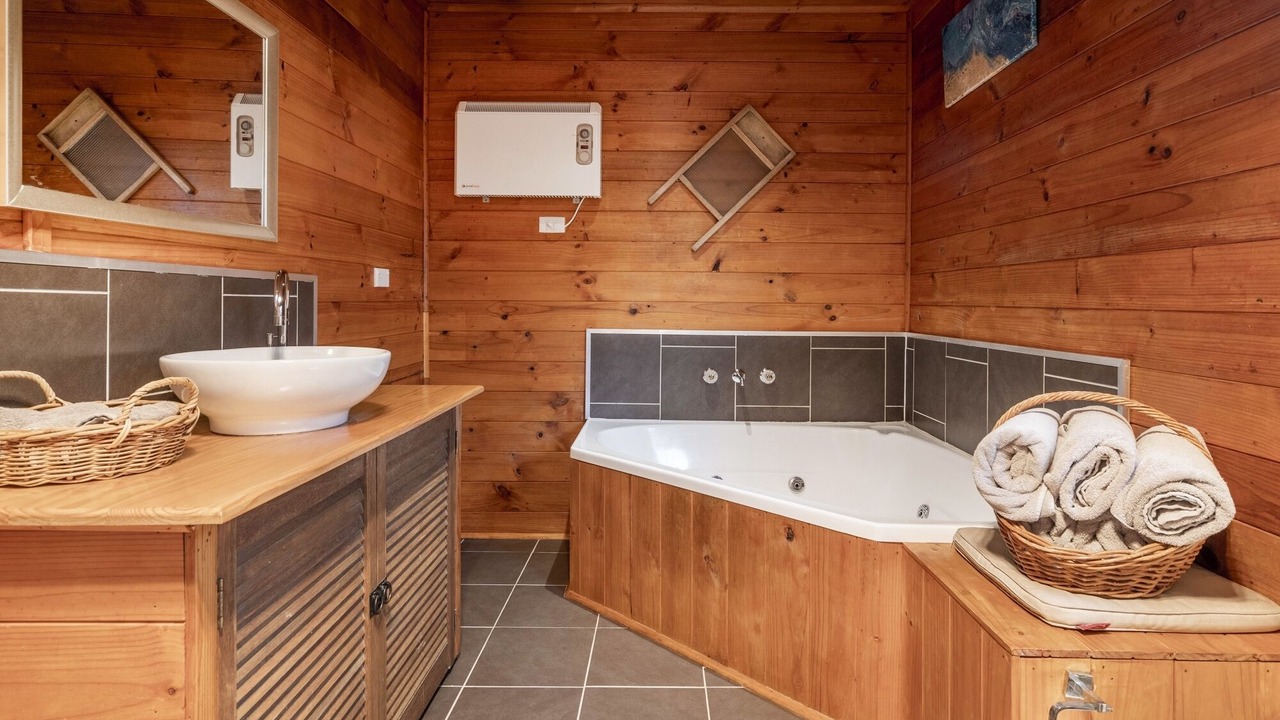 Photo of Bathroom in Mole Creek