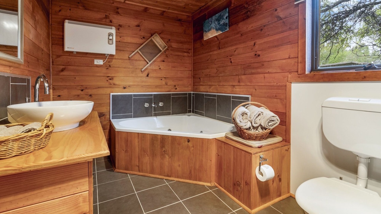 Photo of Bathroom in Mole Creek