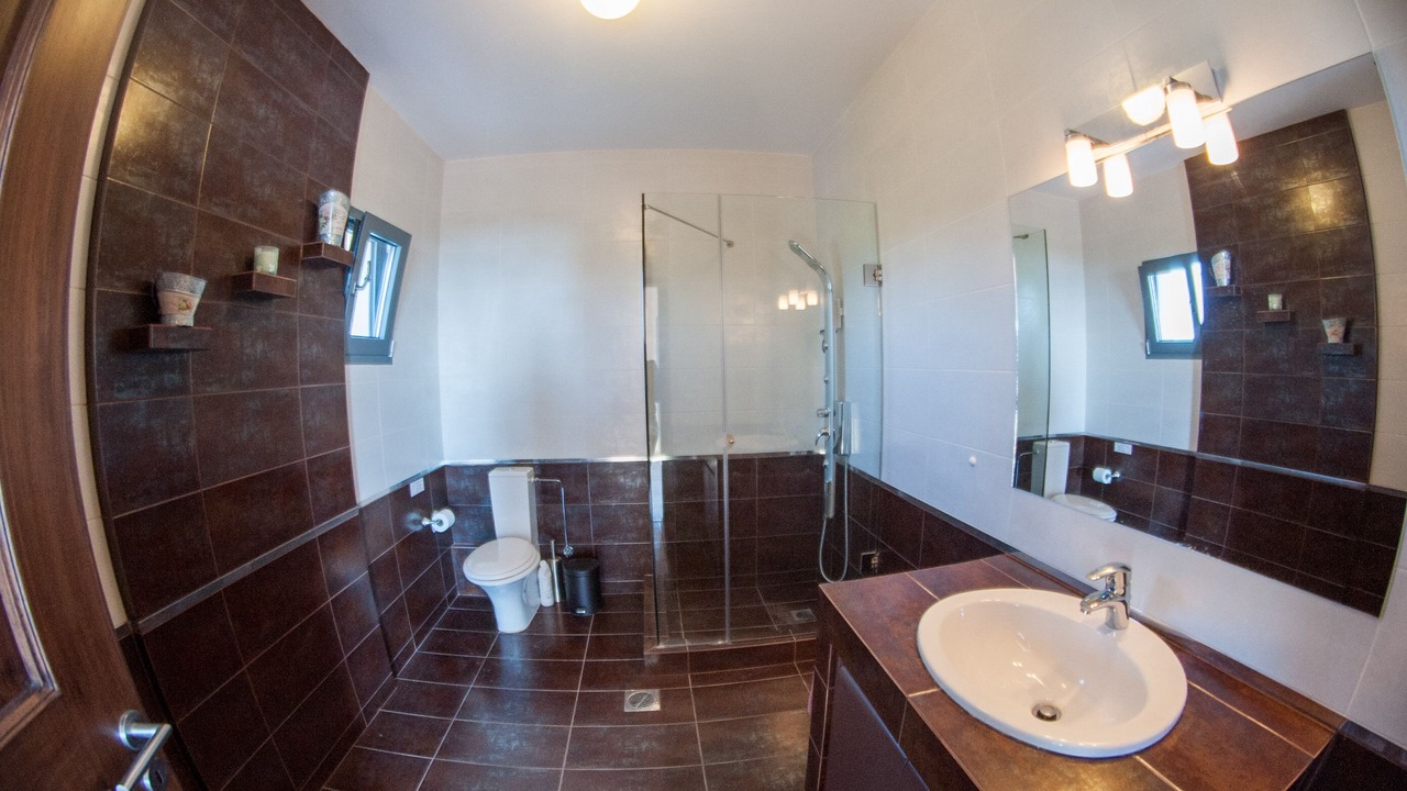 Photo of Bathroom in Leivathos
