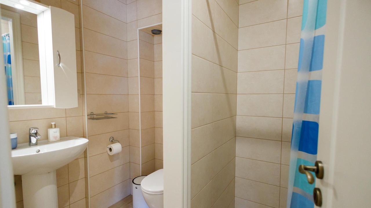 Photo of Bathroom in Lefktro
