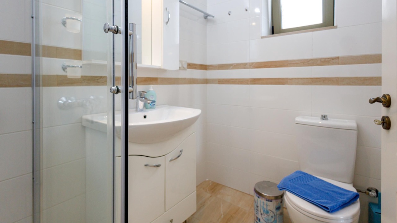 Photo of Bathroom in Lefktro